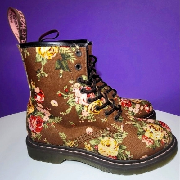 Dr. Martens Shoes - Dr.Martens 11821 Floral Size: 9